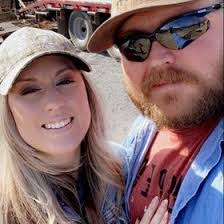 Miranda Dean's Instagram, Twitter & Facebook