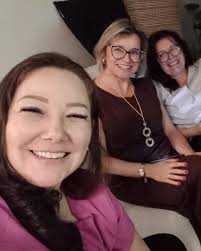 🩷Dump de outubro Outubro trouxe movimento, escolhas, novos caminhos e  muito aprendizado. Entre a família, o trabalho, os amigos e os sonhos, sigo  colecionando motivos pra sorrir e agradecer. 💫 Que venha