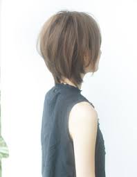 pin by luz de dia on ウルフヘアー short hair styles hair styles medium hair styles
