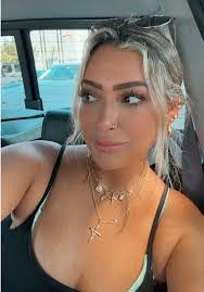 Adriana Pitts's Instagram, Twitter & Facebook