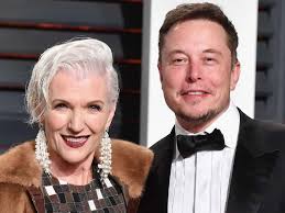 Mẹ đơn thân làm nhân viên phục vụ, ngủ sàn đất nuôi con thành tỷ phú giàu  nhất thế giới, tài sản hơn 352 tỷ USD