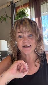 Melanie Ann (@nkotbluver)