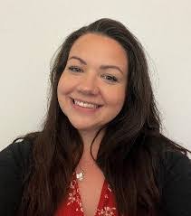 Mandy Bassett's Instagram, Twitter & Facebook