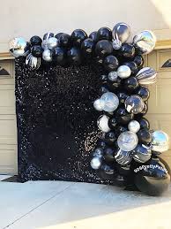 So surely he deserves some awesome gifts to ease him through this time! Schwarzer Pailletten Hintergrund 50 Geburtstagsfeier Ideen Https Birth 30th Birthday Party For Her 18th Birthday Party 50th Birthday Party Decorations
