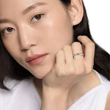 Petite Buckle Ring in Sterling Silver and Diamonds, 2mm