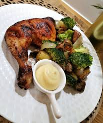 My Kitchenette Cie By Aicha On Instagram Cuisses De Poulet Sauce Sriracha Poelee De Legumes Du Poulet Des Legumes What Else Voici Un