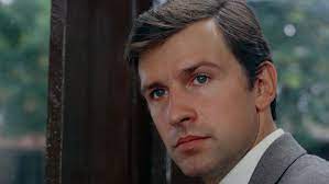 Prima adaptare a fost filmată în același an în care a fost scrisă cartea și a fost regizată de michał waszyński. The Quack 1982 Imdb