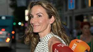 Telma Ortiz: el vestido de 25 euros Mango que ha elegido para la presentación del libro de su novio