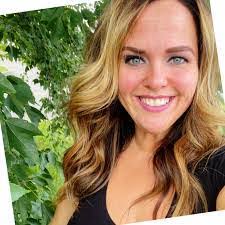 Suzanne Caffrey's Instagram, Twitter & Facebook