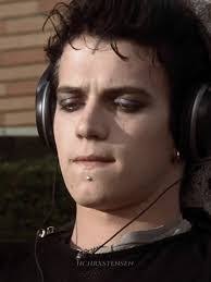 Sam Monroe's Instagram, Twitter & Facebook