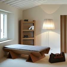 Die 11 besten bilder von bett aus pappe in 2019 bett aus ~ das bett dream von stange design ist einfach anders als andere es ist komplett aus pappe leicht und stark zugleich mit einer ganz klaren ä bett lässt sich immer wieder auf und abgebauen und hält erfahrungsgemäß mehr als 10 jahre und ja das pappbett trägt problemlos auch schwergewichtige schlafendedas bett dream kann breiter. Mobel Aus Pappe 75 Originelle Vorschlage Archzine Net