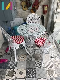 Bahçe mobilyaları teras, balkon, bahçe gibi açık mekanlarda kullanılabilen ve dış yerleriniz le uyumlu içinde üretilmiş mobilyalar dır. Ikinci El Dokum Masa Ve Sandalyesi Kervan Mobilyanindir Mobilyadunyasi Com Da 5064