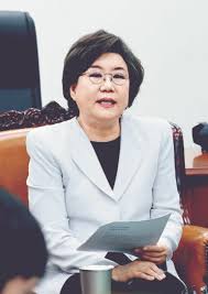 더불어민주당 김병욱 의원은 국회에서 개최한 토론회에서 한국 증시의 저평가, 이른바 '코리아 디스카운트'가 한국 증시 불안정의 원인이라며 이같이 밝혔습니다. Phzf Pkbztf1km