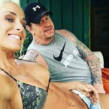 Dana Michaud's Instagram, Twitter & Facebook