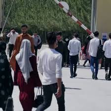 Suivez l'évolution de l'épidémie de coronavirus / covid19 dans le monde. Yalda Hakim On Twitter Women In Herat Now Under Taliban Control Are Telling Me When They Tried To Enter The Grounds Of Their University Today They Were Told To Go Home Women