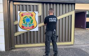 Maybe you would like to learn more about one of these? Homem E Preso Por Colocar Placa Com Brasao Da Justica Federal Em Casa Para Se Sentir Mais Seguro Diz Pf Goias G1