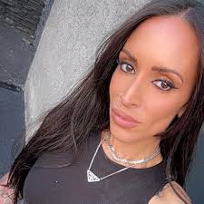 Amazon.com: The World is Your Oracle: Divinatory Practices for Tapping Your  Inner Wisdom and Getting the Answers You Need: 9781592337576:  Vedder-Shults, Nancy: ספרים