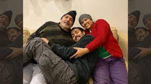 He is an indian comedian, singer and also a song writer. 2j8sqhlumec Gm