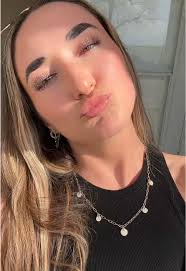 Emma Estes: Captivating Moments Without a Caption