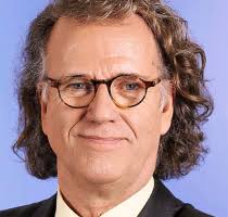 Hij reist normaliter met zijn johann strauss. Andre Rieu