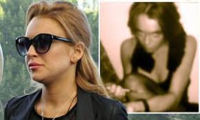 Lindsay lohan has had some major difficulties with alcohol and drugs over the years. Lindsay Lohan Caught On Camera Injecting Heroin Daily Mail Online