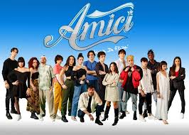Le squadre sono state formate, sono state assegnate tutte le maglie del serale, alcuni ragazzi sono nella squadra bianca e gli altri nella squadra blu. 3qiuvzt1rsjeqm