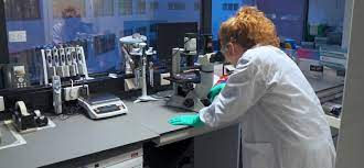 In een eerdere versie van dit artikel werd vermeld dat janssen van plan is 3 miljoen. J J S Janssen Speeds Up Planned Launch Of Covid 19 Vaccine Trial