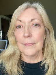 I must say that I am loving the new brightening pomade! Say LP to check it  out ✨ Look from yesterday