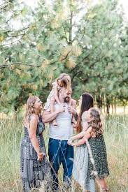Lifestyle Family Photography Portland Photographer Lifestyle Photography Family Fall Family Picture Outfits Family Photos With Older Kids