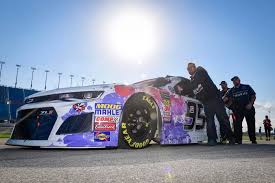 Kahne won 18 cup series races, recorded kahne had to cut his nascar career short in 2018 as lingering health issues forced him to retire. Kasey Kahne Announces Retirement From Nascar Racing News