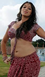 Maid aunty navel kiss romance by uncle. Pin On Aunties In Saree Section 1