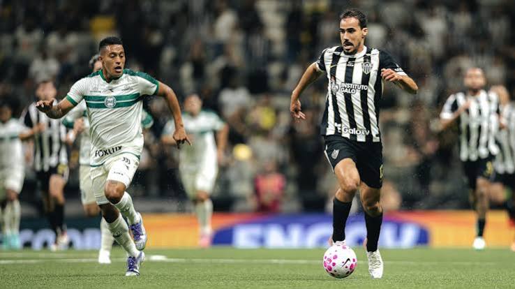 Igor Gomes decide, Atl&eacute;tico-MG vence o Coritiba e entra no G-5 - Revista PLACAR