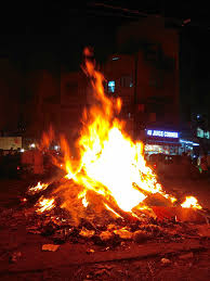 Fire in car at mulund toll towards mumbai. Holika Dahan Wikipedia