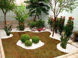 Te enseñamos a crear un bonito jardín en tu terraza con consejos sobre mobiliario de jardín, cuidado de plantas y las últimas tendencias en piscinas. Decoracion Jardines Exteriores