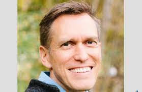 Trent Larson's Instagram, Twitter & Facebook