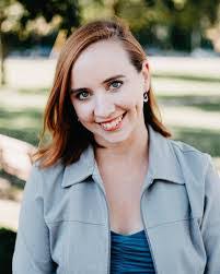 Sarah Keeler's Instagram, Twitter & Facebook