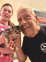 There's nothing like purr therapy! This week, Maravilla's assisted living  residents took a trip to the ASAP Cat Café. Between the cuddles and playful  swats, we explored how animal companionship can support