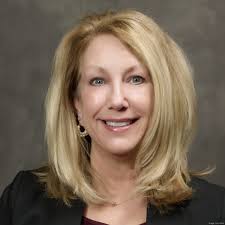 Lisa Thibodeau's Instagram, Twitter & Facebook