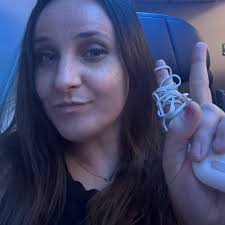 Christy (@violet.sky.art) • Threads, Say more