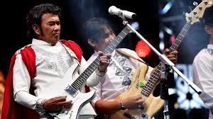 Ada sebagian lagu yang masih belum kita perbaiki. 7 Fakta Seputar Pentas Rhoma Irama Di Pamijahan Bogor Metro Tempo Co