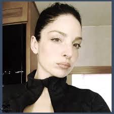 Anna Houck's Instagram, Twitter & Facebook