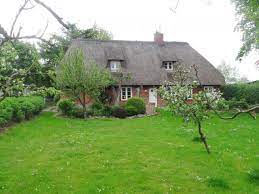 wunderschones ebenerdiges haus mit eingezauntem garten am marchenbrunnnen in struckum nordsee urlaubmithund hundeurlaub eingezaunter garten urlaub ferien