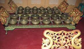 Alat musik tradisional yang digesek. 12 Alat Musik Jawa Tengah Khas Instrumen Gamelan