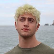 Eric Decourcy's Instagram, Twitter & Facebook