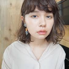 前髪パーマ 巻きアレンジで可愛い髪型を作ろう おしゃれなヘアスタイル特集 folk ショートのヘアスタイル 前髪パーマ ヘアスタイル