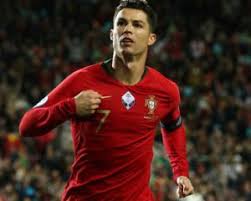 Відзначимо, що вінгер збірної португалії кріштіану роналду забив два голи у ворота угорщини. Agsxek5ptlwejm