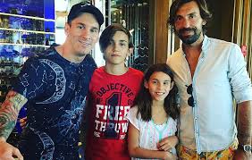 Katerina safarova se convirtió en una de las tentadoras más mediáticas de la primera edición de 'la isla de las tentaciones'. Pirlo S Pic With The Best Marca English