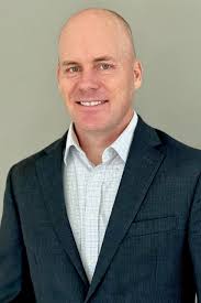 Casey Willard's Instagram, Twitter & Facebook