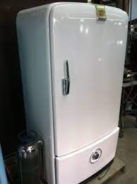 The frigidaire refrigerator company was originally founded as the guardian frigerator company i'm very happy with my frigidaire side by side refrigerator (model frs26lh5ds9) i replaced my 15 year old top. Vintage Frigidaire Refrigerator Beautiful Condition Vintage Refrigerator Frigidaire Refrigerator Vintage Fridge