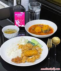 Wow, 1 porsi ayam geprek dengan mozarella tanpa nasi mengandung sekitar 430 kalori. Ayam Geprek Secret Recipe